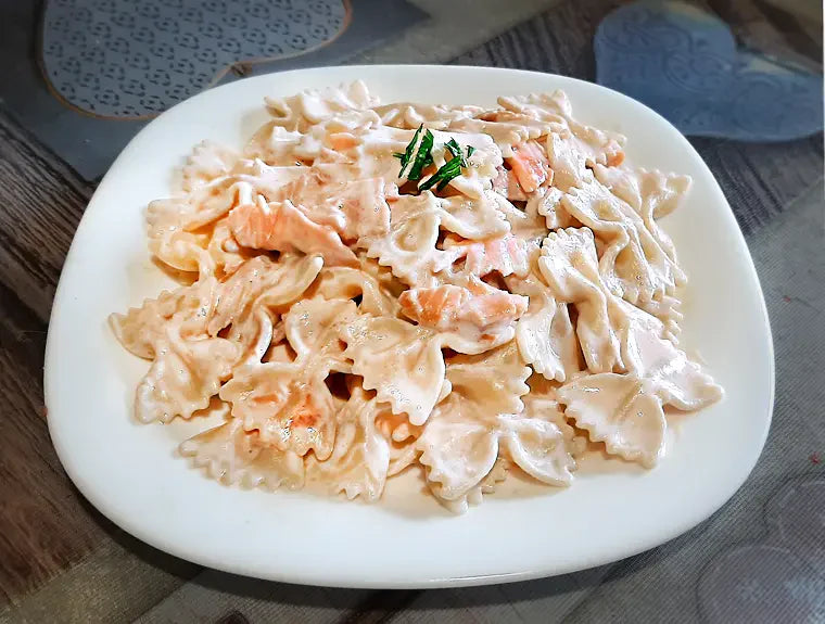 Farfalle Panna e Salmone | Creamy Smoked Salmon Pasta Classic